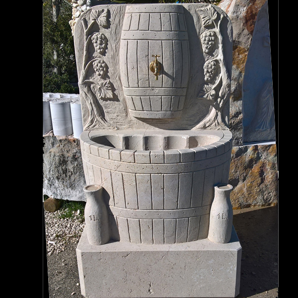 Fontana a colonna in Pietra Naturale